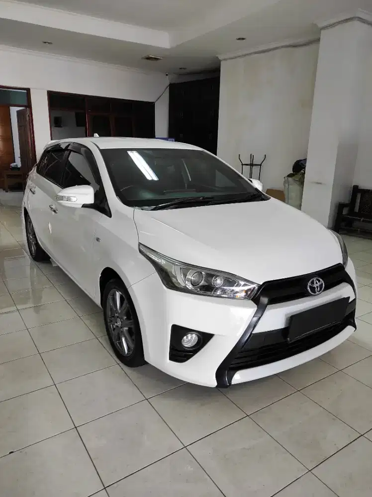 Toyota Yaris 2015 putih