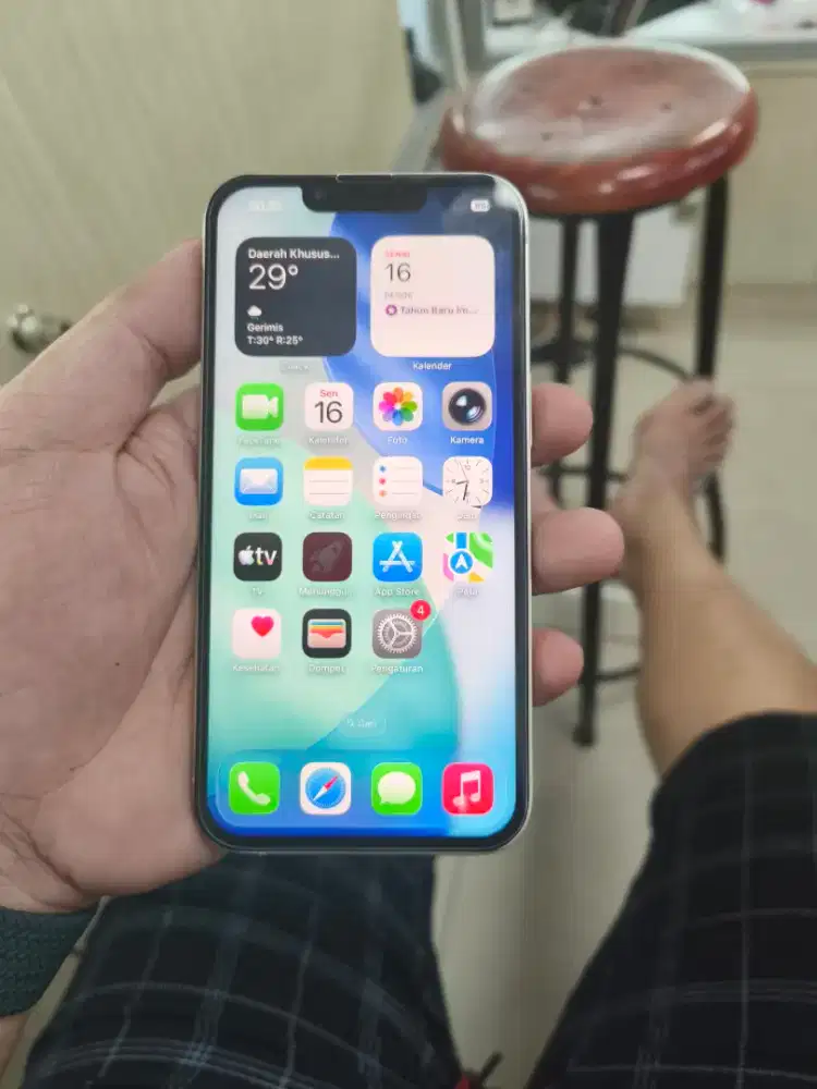 Jual iPhone 13 256 kodisi lcd udah ganti