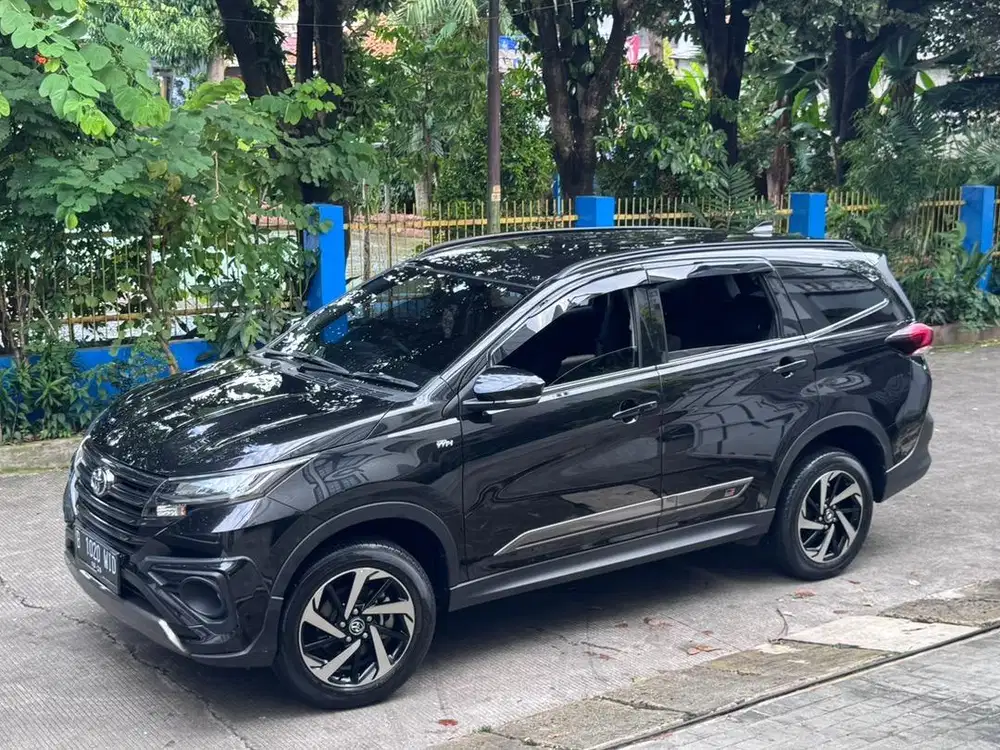 Toyota Rush GR AT 2021 tangan 1 original