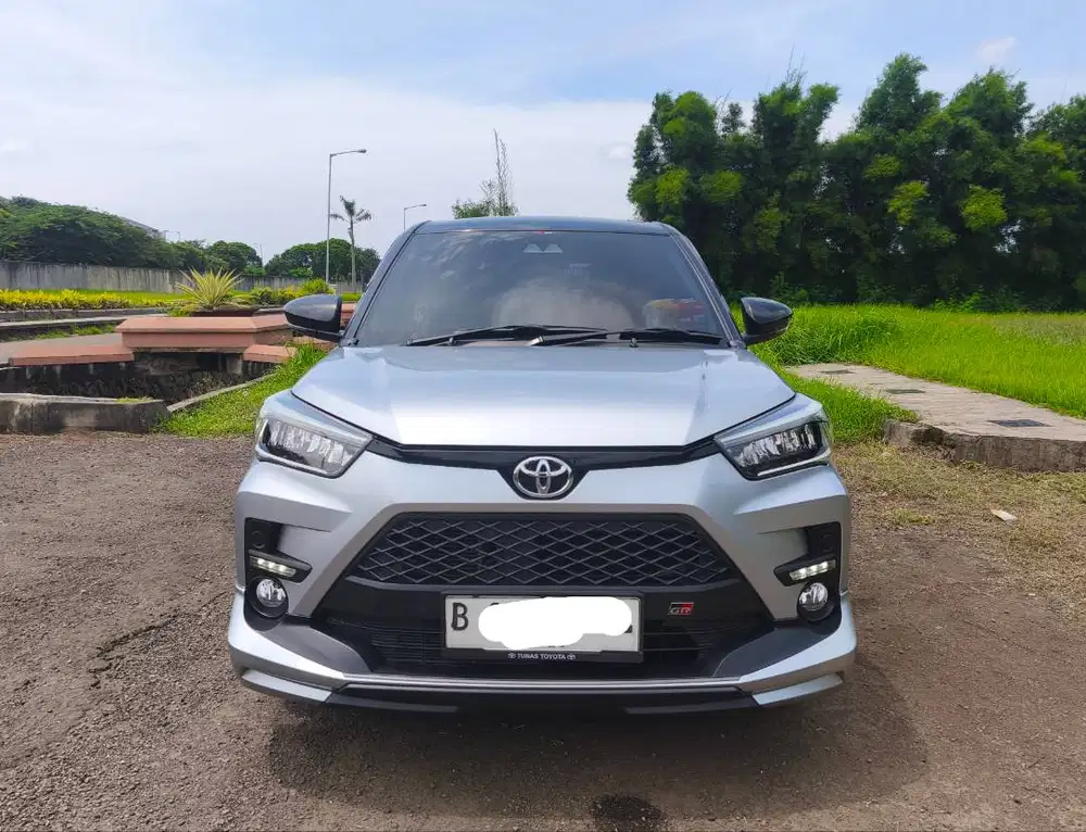 KM 20rbn Toyota Raize GR Sport TSS AT 2023 Srvc recd Two tone