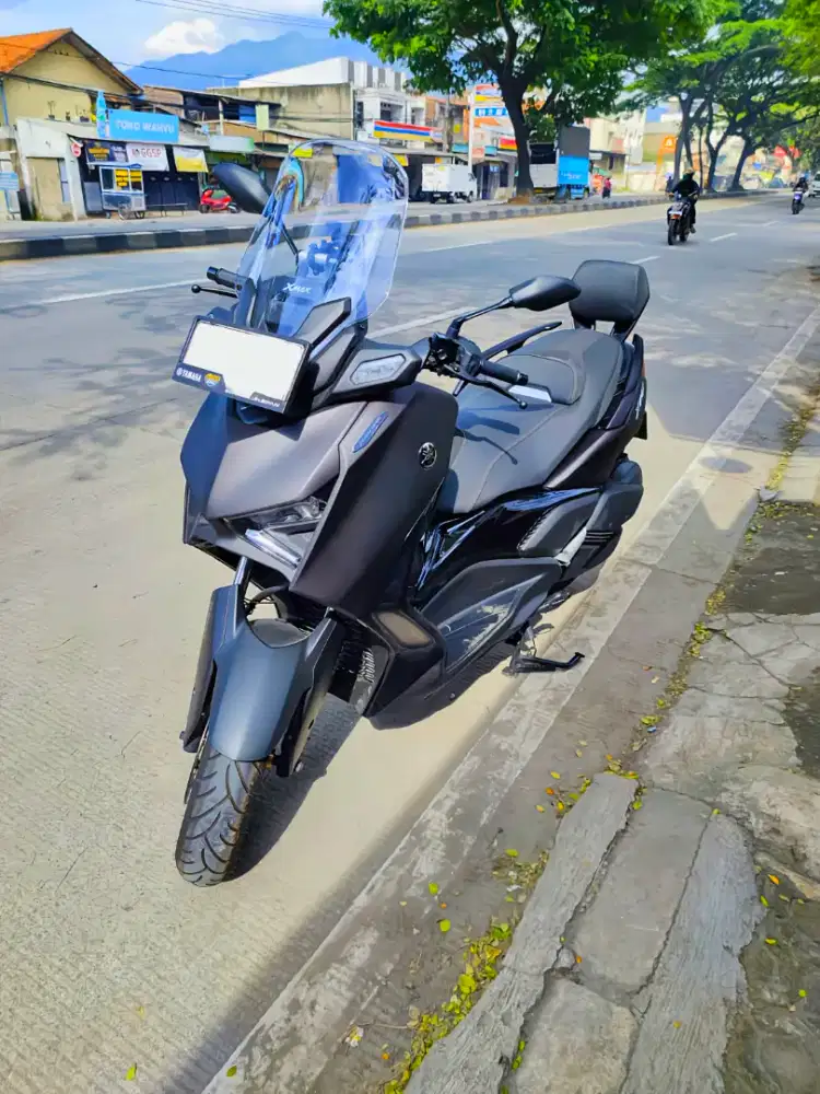 Yamaha X Max Tech Max 2025 - Low KM