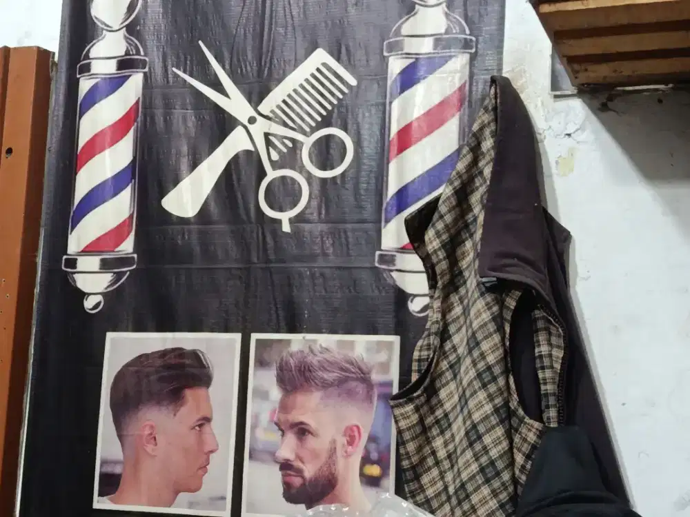 Menerima tenaga Kerja pangkas rambut