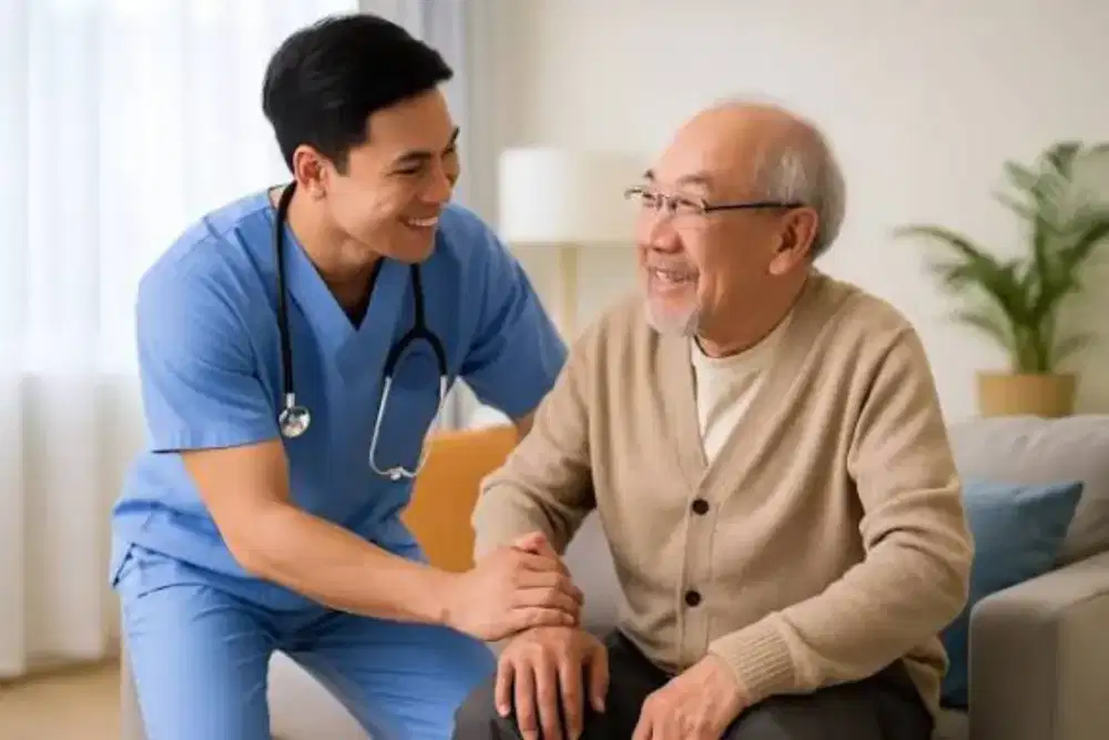 Perawat lansia caregiver