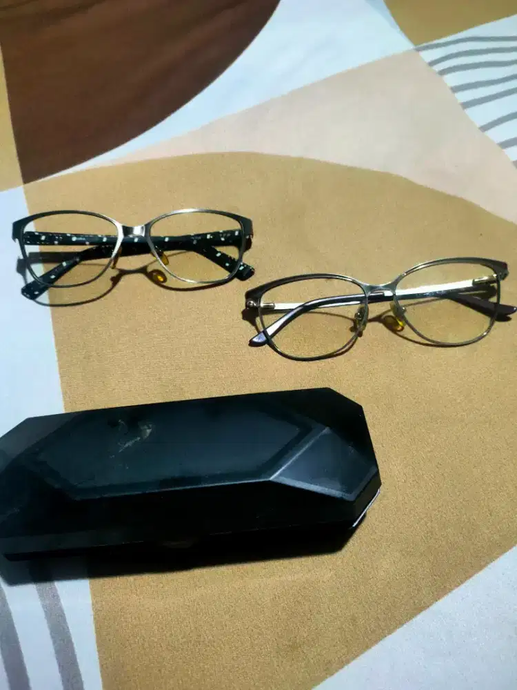 Jual kacamata masih bagus