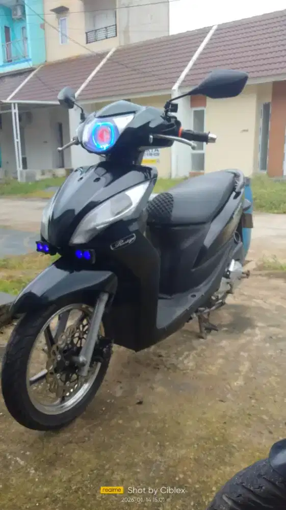 Dijual motor Honda Spicy 2012 pajak hidup