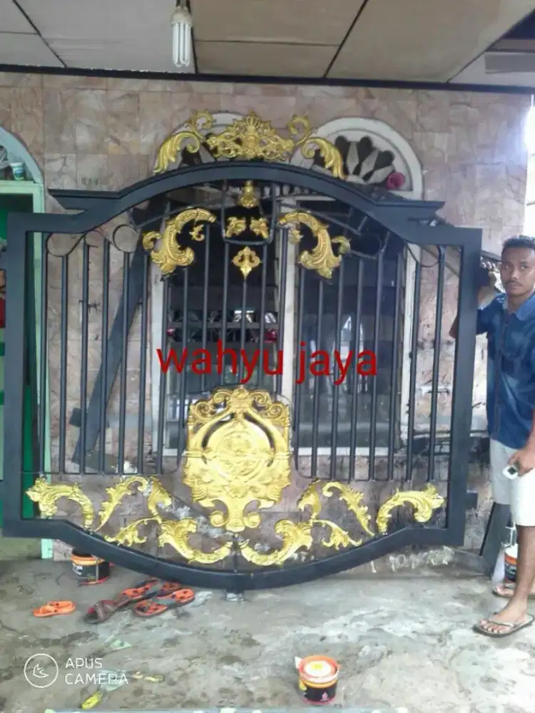 Pagar dan gerbang klasik