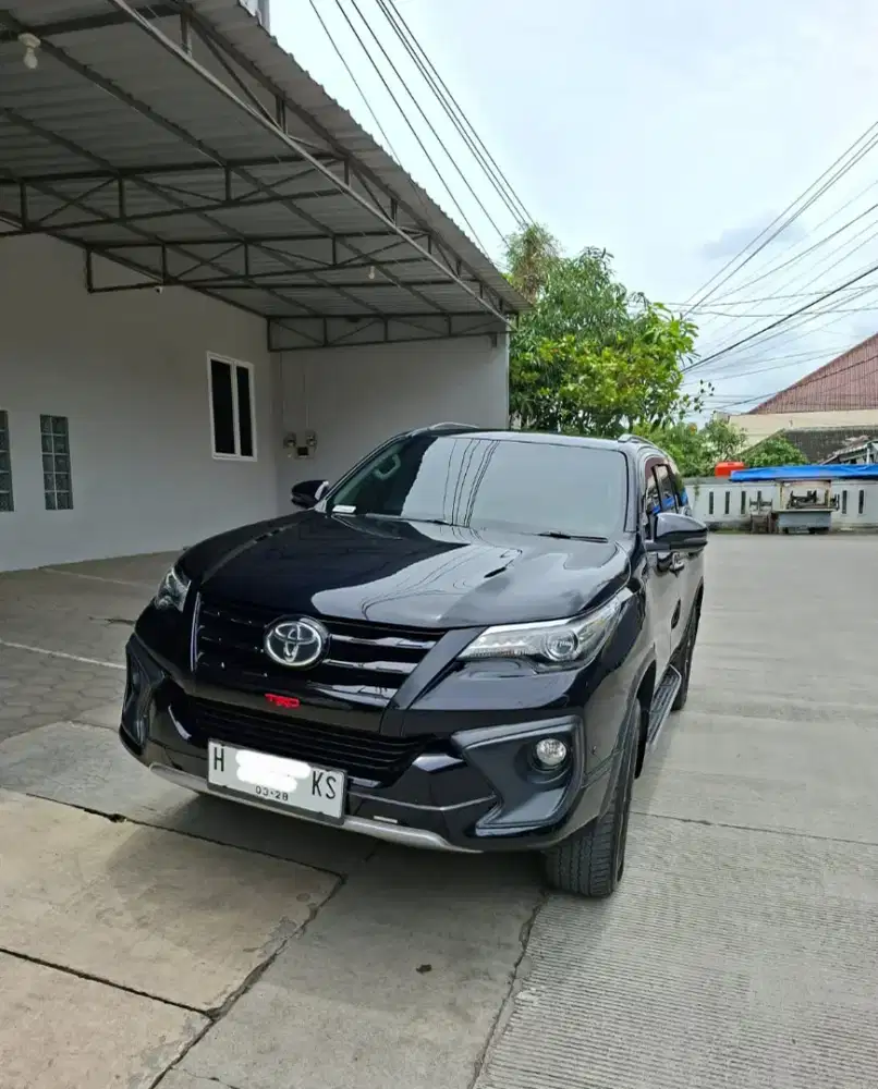 FORTUNER VRZ TRD 2.4 HITAM 2018 MATIC