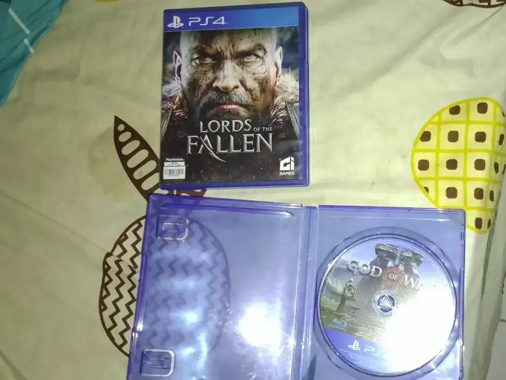 Kaset ps4 lords of fallen & God of war 4