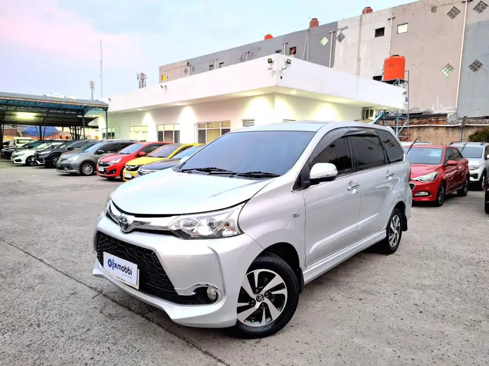 DP RENDAH - Toyota Avanza 1.5 Veloz Bensin-AT 2018