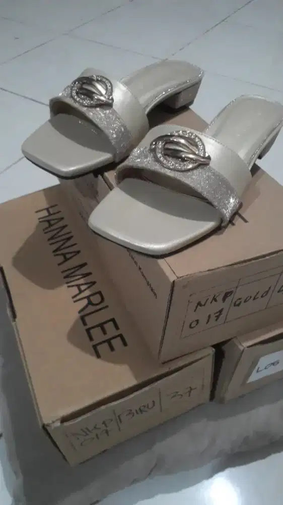 Lelang murah sendal sepatu branded kwalitas premium...