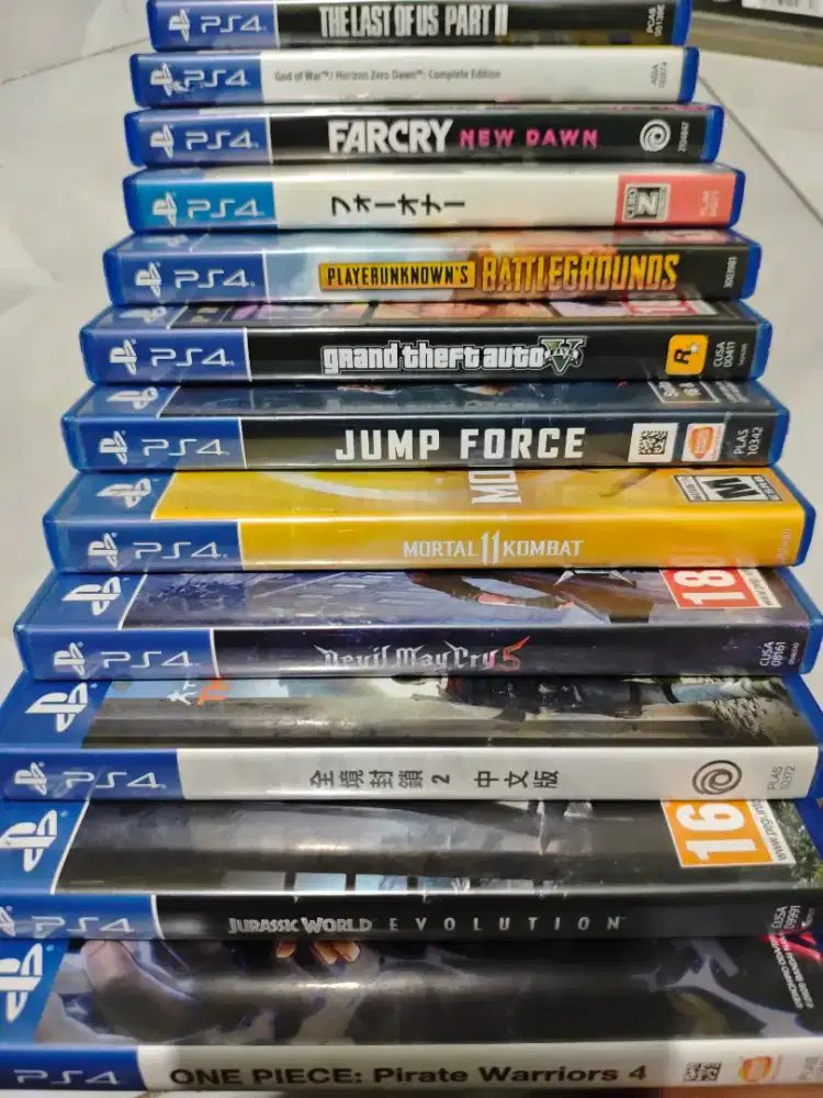Koleksi kaset game ps4 bekas