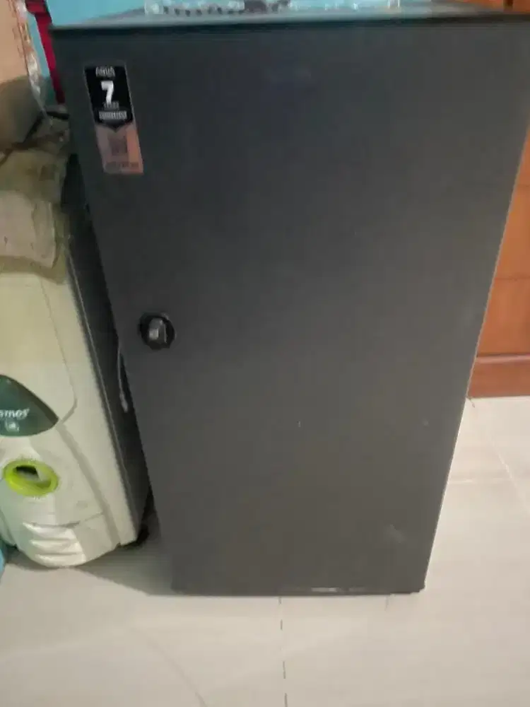 Kulkas aqua 1 pintu
