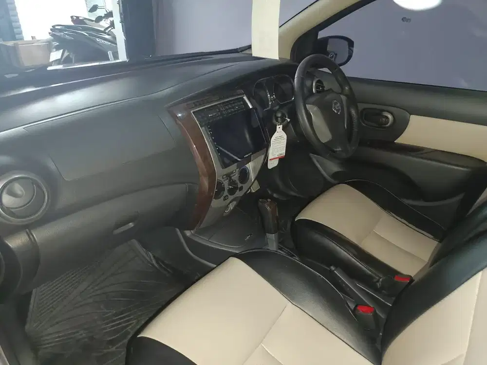 Nissan Grand livina 2013 Bensin