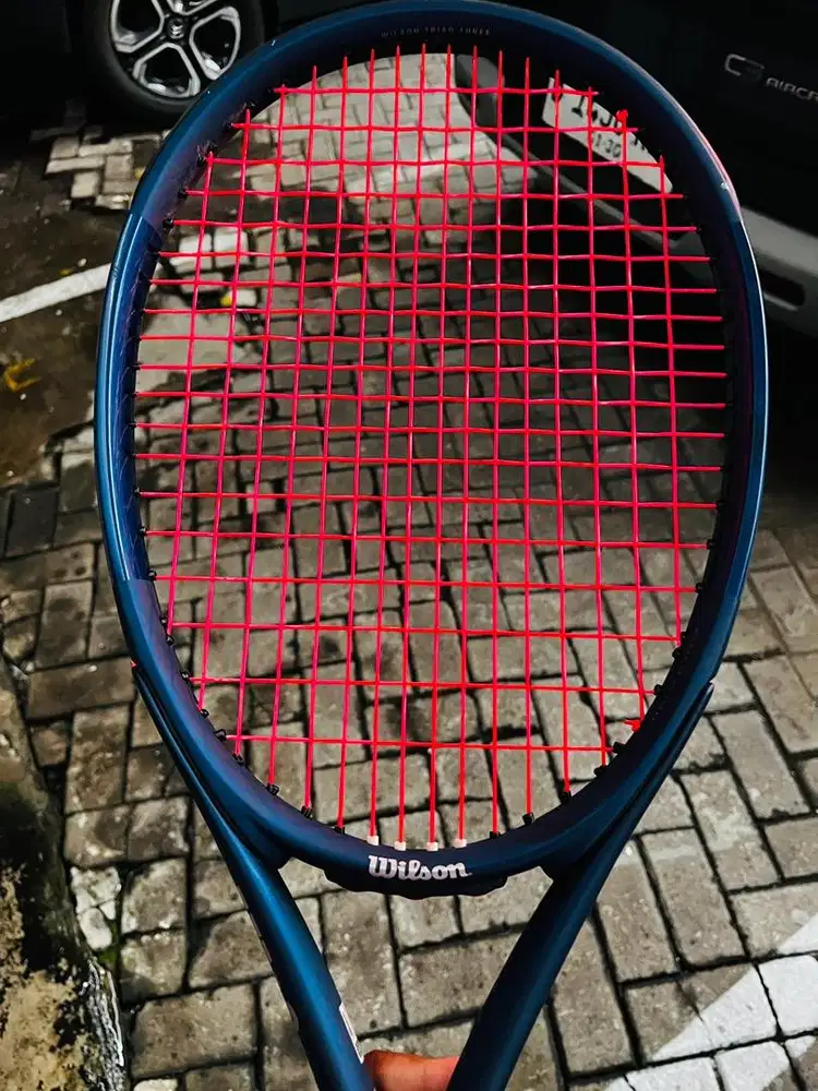 Raket tenis wilson triad three
