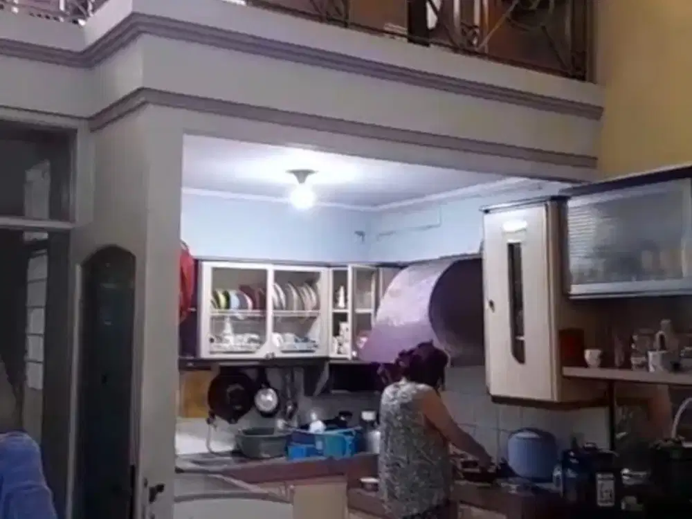 Dijual Rumah Di daerah Karasak Akses Jalan Depan Rumah 2 Mobil  Dekat Dengan  Pasar Kembar Kurdi Mekar Wangi Tol M toha Cibaduyut Tegalega