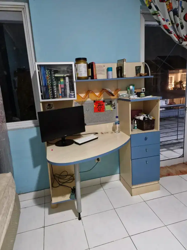 Set Meja Belajar Rak Buku ex Informa Biru Krem lebar 140 tinggi 170