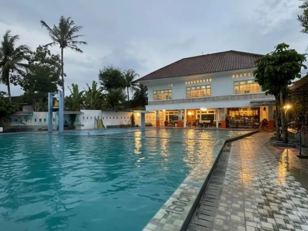 RUMAH LUAS + KOLAM RENANG UMUM MODERN DI PALAGAN, YOGYAKARTA