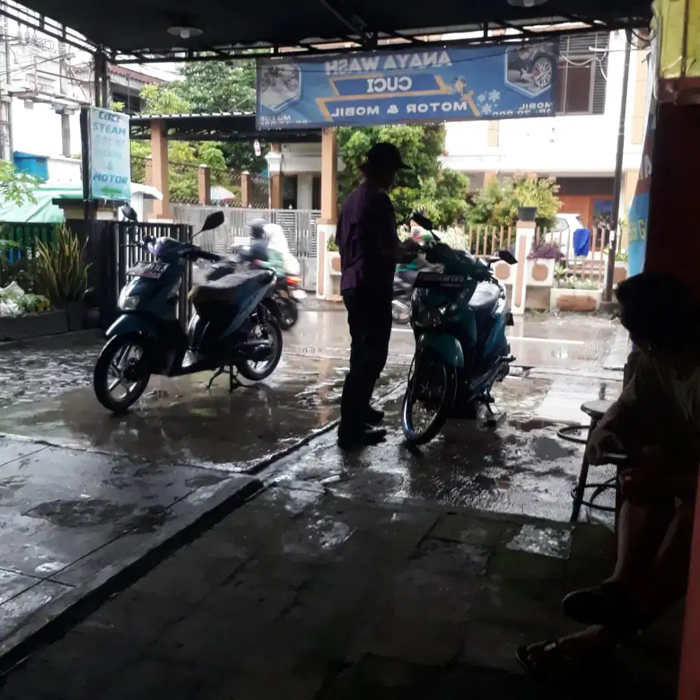 Dicari karyawan cuci motor / mobil