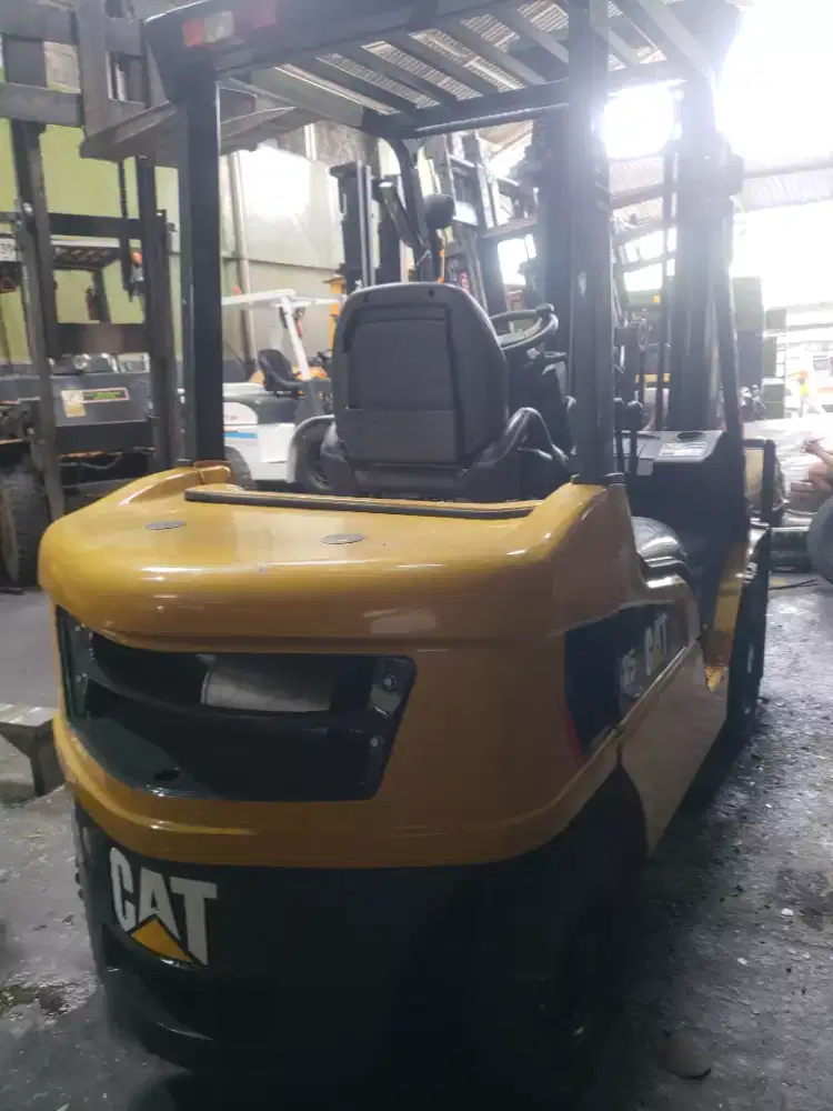 Forklift merk catepilar