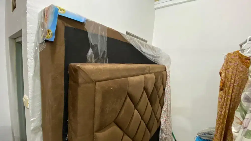 Dipan Kasur ukuran king