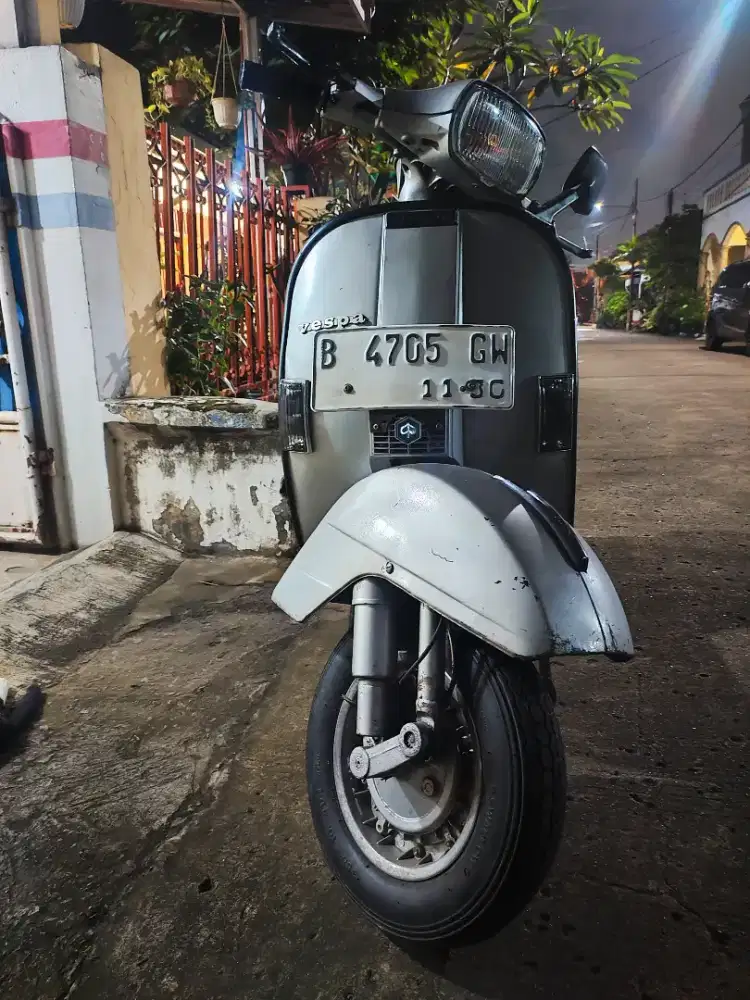 Vespa px150 tahun 1981