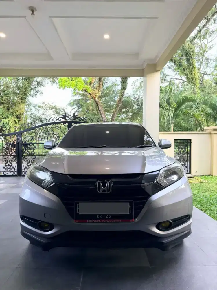 Dijual HR-V Type S 1.5 A/T tahun 2016 warna silver