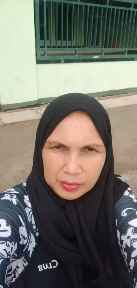 Dicari tenaga cewek bantu2 masak di warteg yg nginep