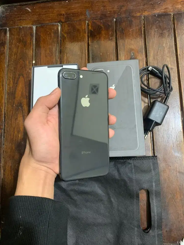 iPhone 8 plus bisa semua kartu