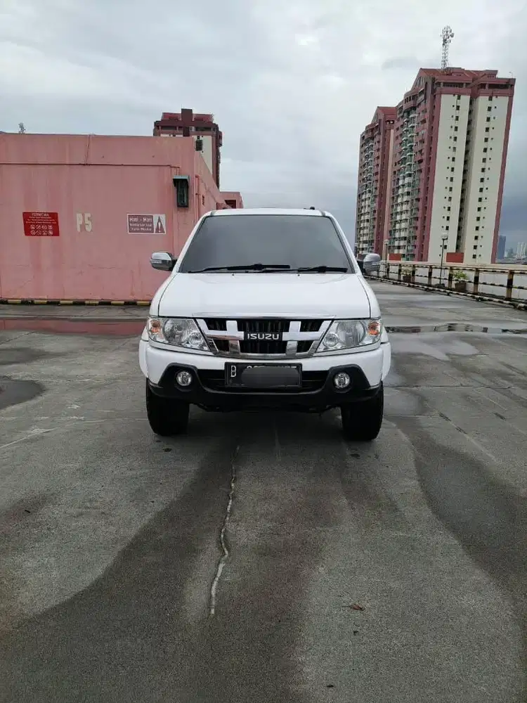 isuzu panther grand touring manual