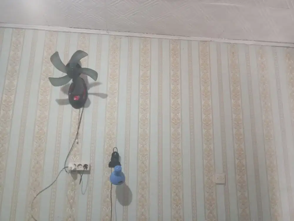 Kipas gantung dinding