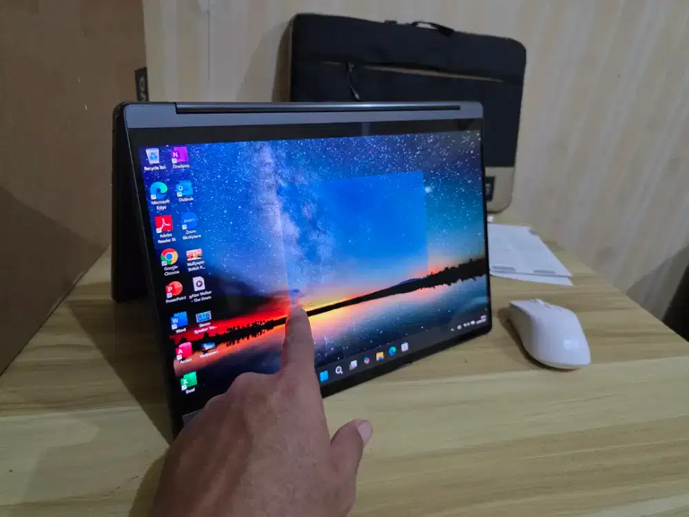 Laptop Yoga 9i i7 1360P ram 16gb Touch Oled mrp spectre x360 xps flip