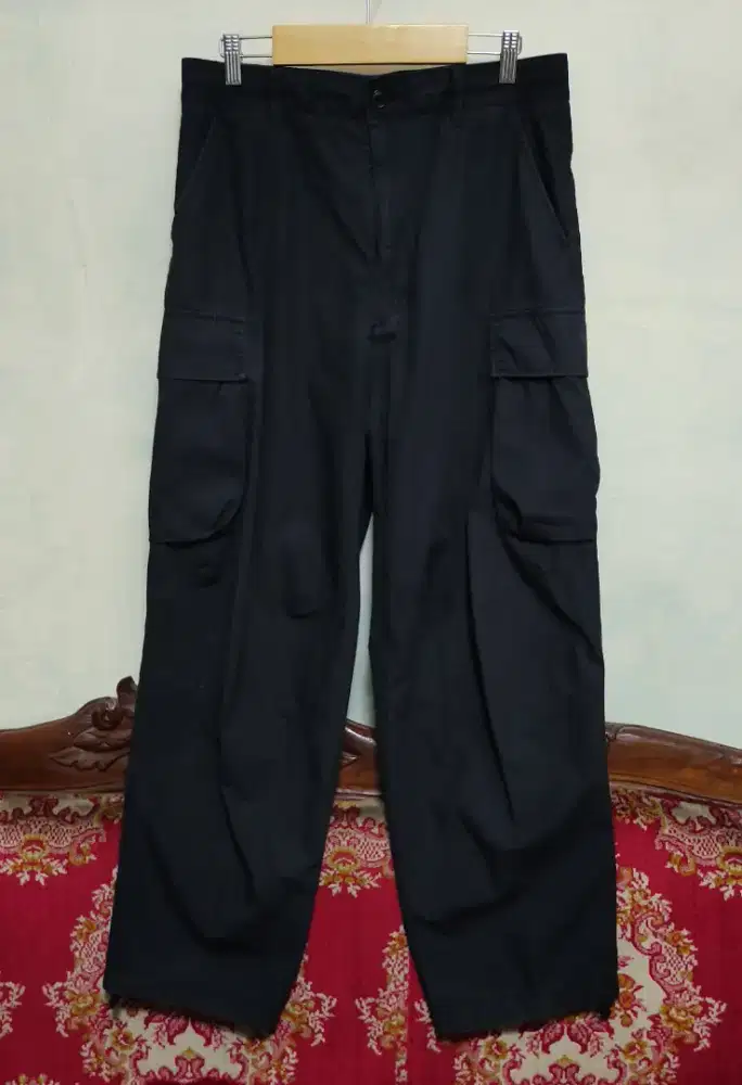 Celana Cargo Pants Uniqlo C Wide Fit Black Size M-L