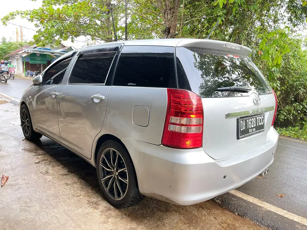Toyota Wish 2004 Bensin