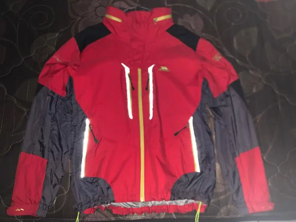 Jaket gunung hangat