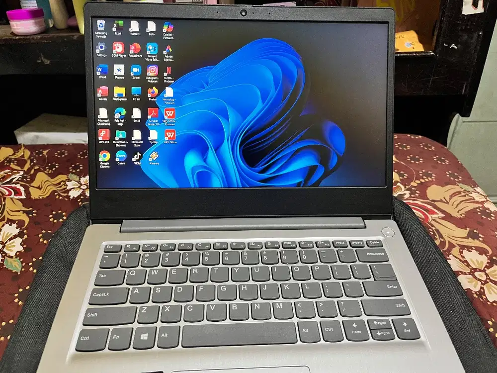 DIJUAL LAPTOP LENOVO IDEPAD SLIM3
