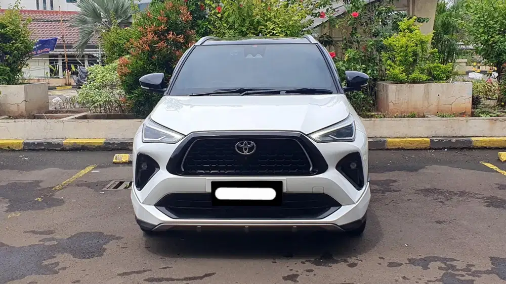 Km35rb toyota yaris cross hev s gr cvt at tss 2023 putih two tone