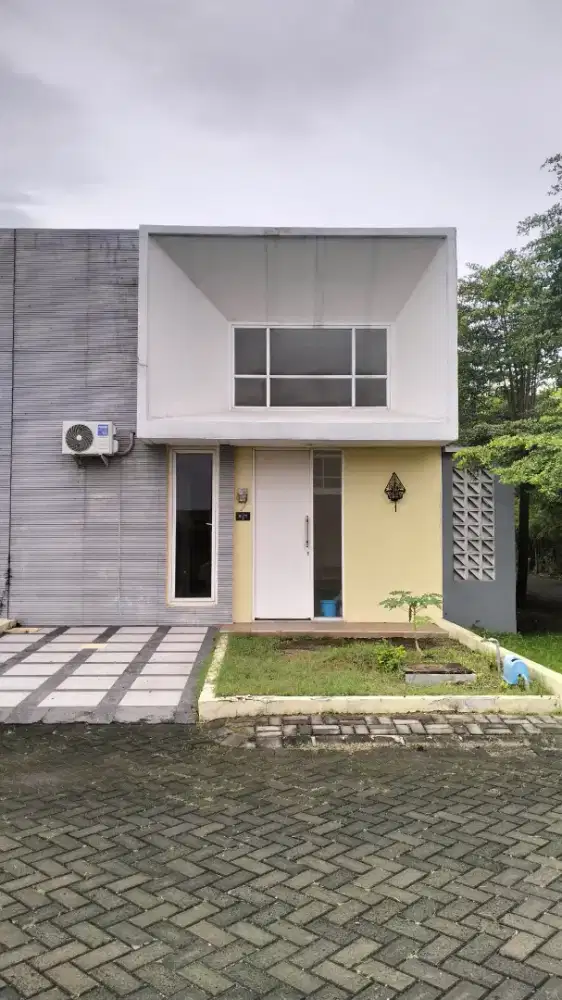 Rumah pojok hoki Candi Sidoarjo