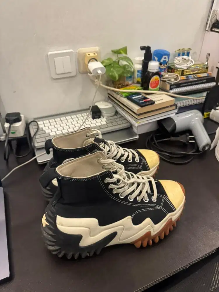 SEPATU CONVERS ORI UKURAN 40 DIJUAL KARNA UDAH GA MUAT