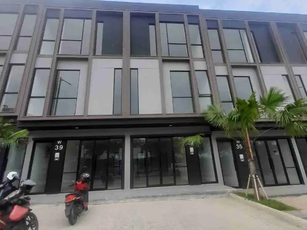 ruko 2 dan 3 lantai di jalan jalan utama lippo cikarang