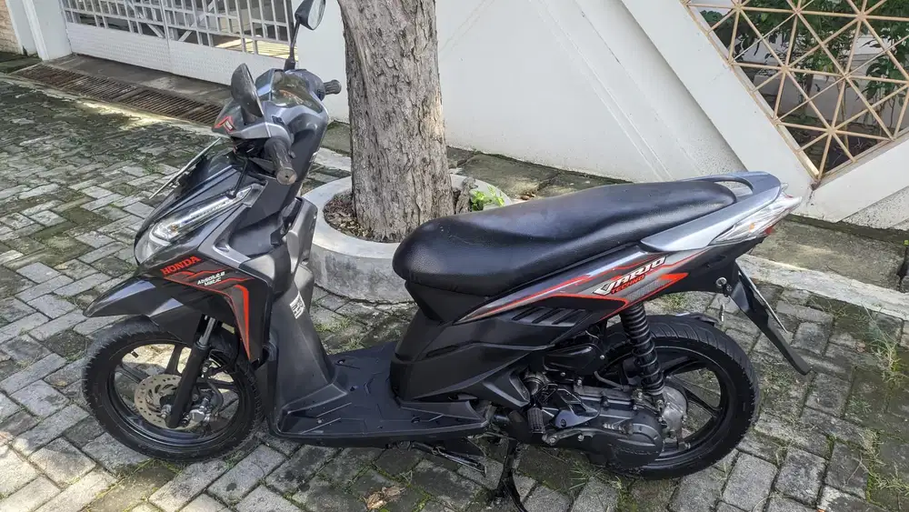 Vario Techno 2011 Silver Mesin TOP Jaminan