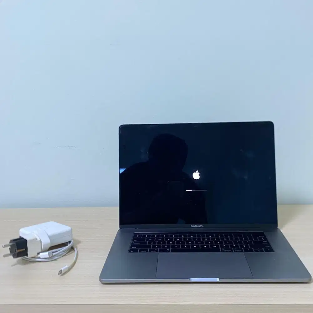 Macbook Pro 15 inch 2016 | RAM 16GB | SSD 500GB | VGA Radeon Pro 460