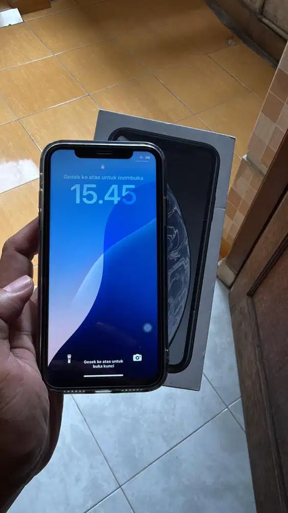 Bismillah jual iphone xr 128 ibox warna black pemakaian pribadi lengka