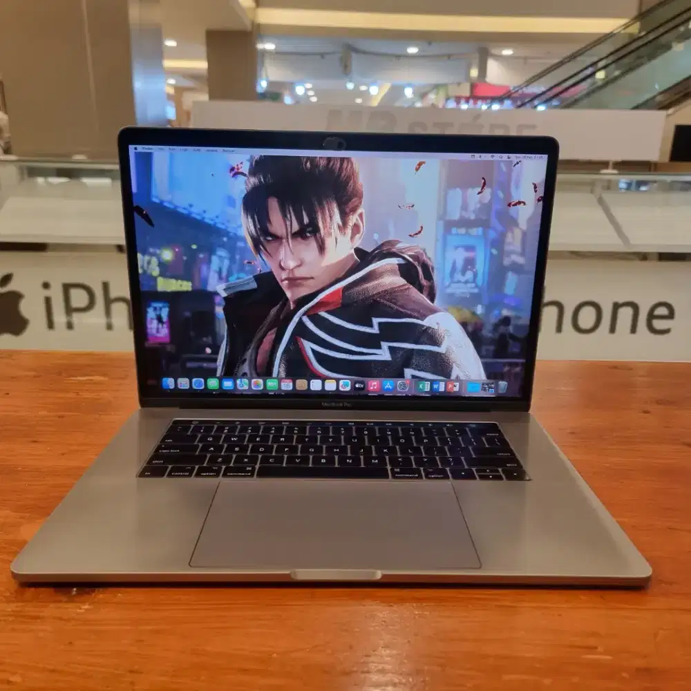 Macbook Pro 15-inch 2017 Touchbar - intel core i7