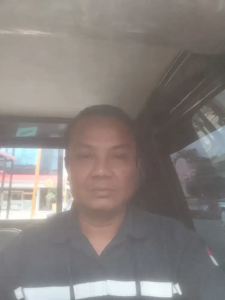 Saya mencari pekerjaan sebagai driver atau antar jemput.