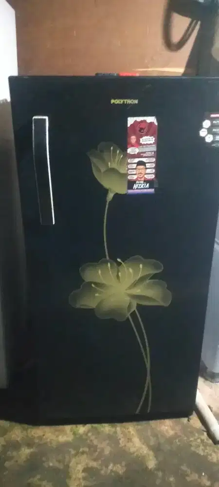 Jual kulkas Polytron 1 pintu normal ORI belom pernah servis