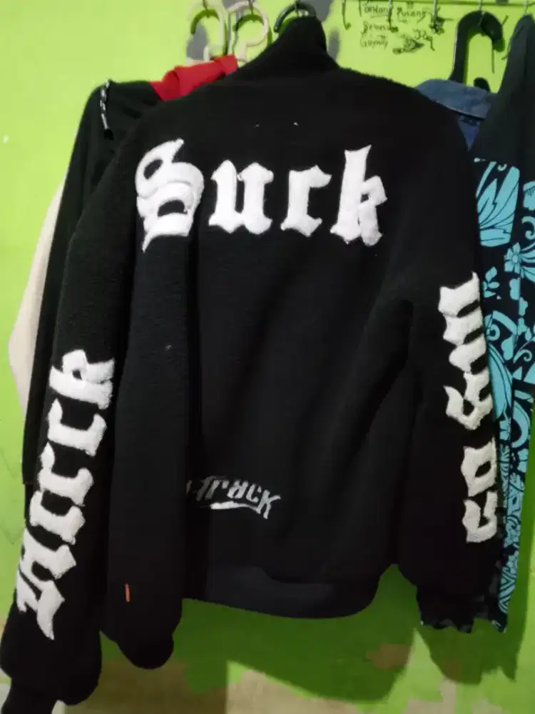 Jacket tebal brand h-track