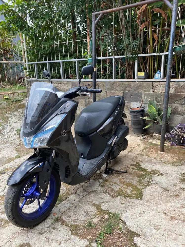 DIJUAL YAMAHA LEXI 2018