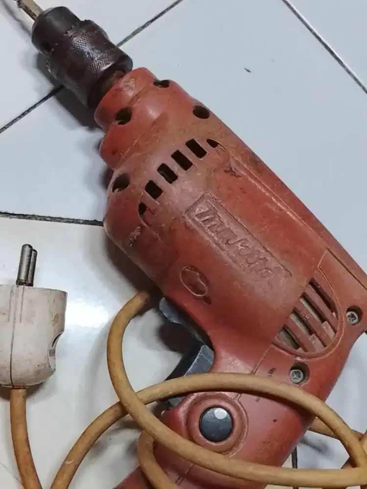 Bor makita bisa maju dan mundur