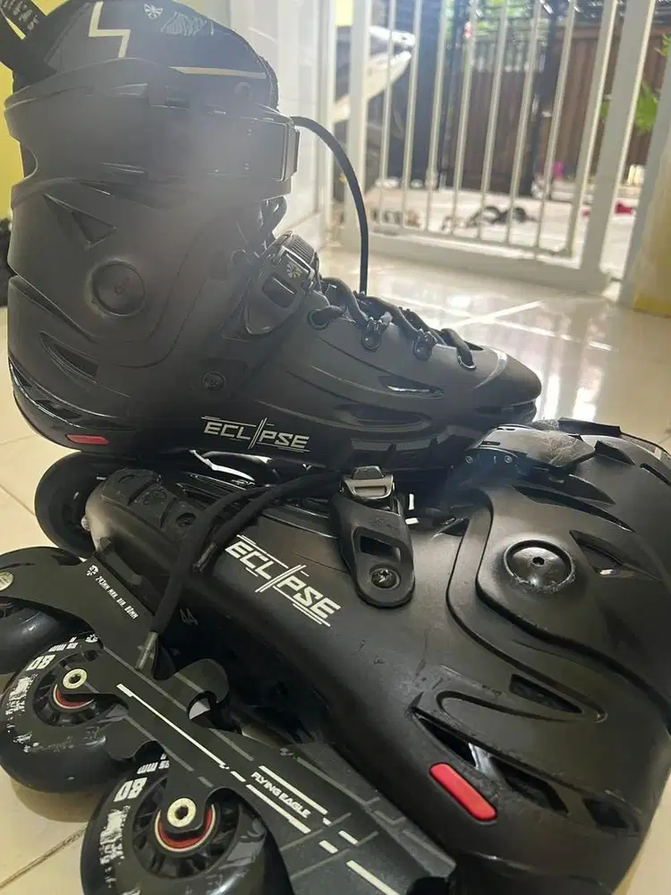 Inline Flying Eagle F5S Eclipse Sepatu Roda Inline Hitam