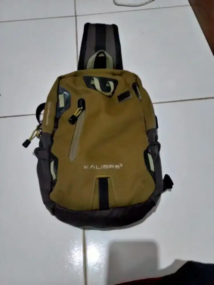 Tas selempang kalibre respawn sling bag cocok buat motoran sunmori